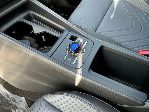 New 2026 Volkswagen Tiguan SE image 18