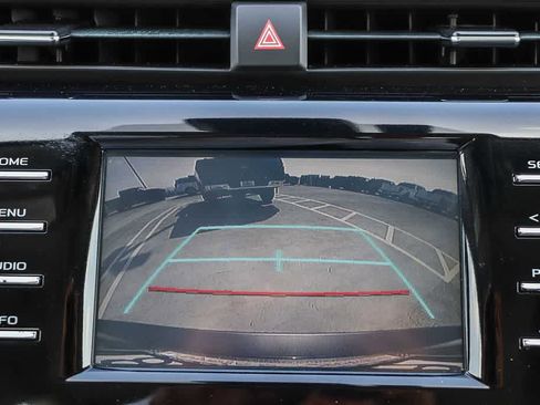 Used 2018 Toyota Camry SE FWD image 28