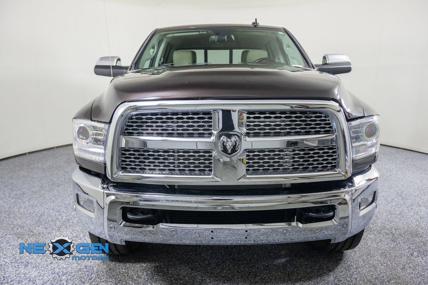 Used 2017 RAM 2500 Laramie w/ Convenience Group AWD/4WD image 3