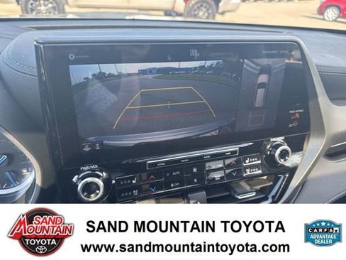 Used 2022 Toyota Highlander Limited image 25