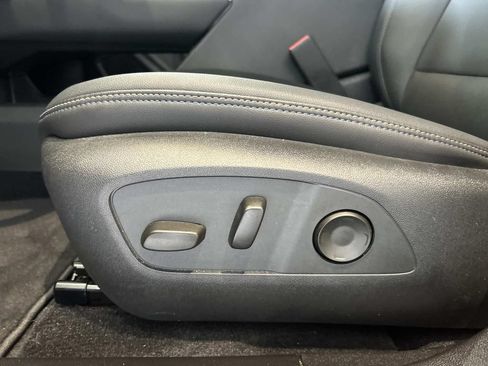 Used 2024 Chevrolet Equinox EV LT FWD image 14
