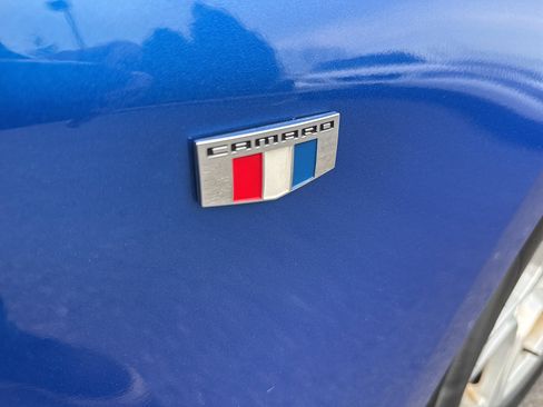 Used 2018 Chevrolet Camaro LT w/ Technology Package image 17