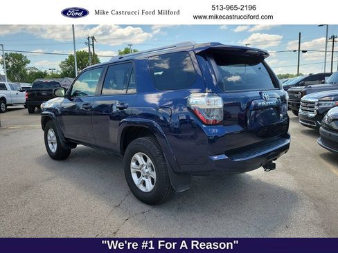 Used 2018 Toyota 4Runner SR5 AWD/4WD image 3