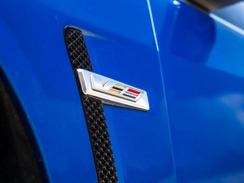 Used 2018 Cadillac CTS V w/ Luxury Package RWD image 18