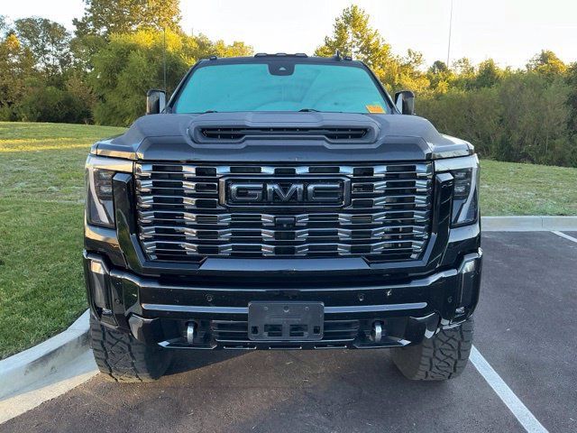 Used 2024 GMC Sierra 2500 Denali Ultimate w/ Max Trailering Package AWD/4WD image 2