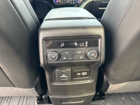 Used 2023 GMC Acadia SLT w/ Elevation Edition FWD image 23