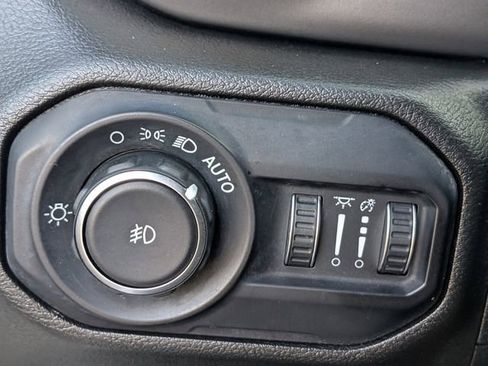 Used 2022 Jeep Wrangler Unlimited Sport AWD/4WD image 24