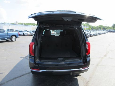 Used 2025 GMC Yukon XL Elevation w/ Technology Package AWD/4WD image 8