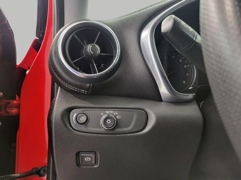 Used 2023 Chevrolet Blazer LT image 11