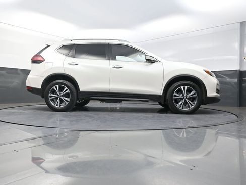Used 2019 Nissan Rogue SV w/ Premium Package image 30