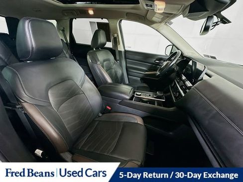 Used 2022 Nissan Pathfinder Platinum w/ Cargo Package image 33