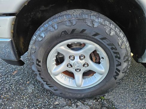 Used 2004 Dodge Ram 1500 Truck SLT image 8