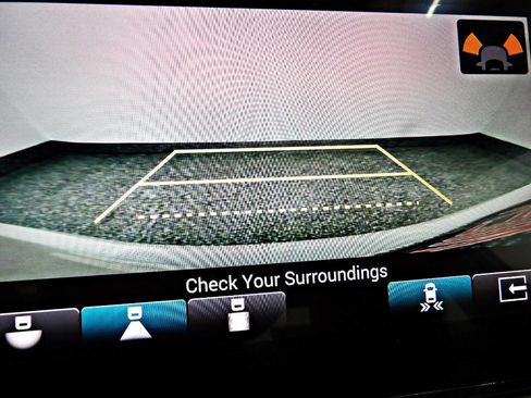 Used 2018 Honda Accord Touring image 17