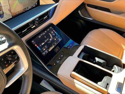 Certified 2025 INFINITI QX80 Sensory image 19