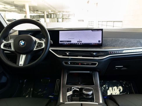 Certified 2025 BMW X5 xDrive40i w/ M Sport Package image 11