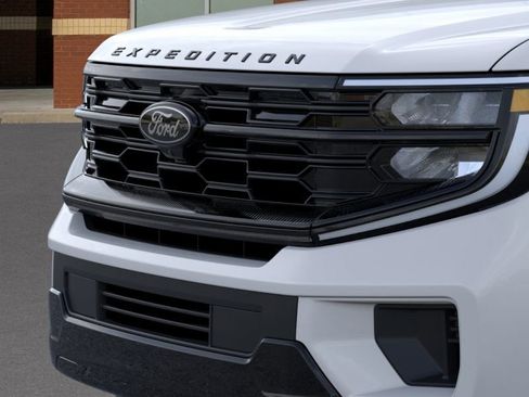 New 2025 Ford Expedition Platinum image 17
