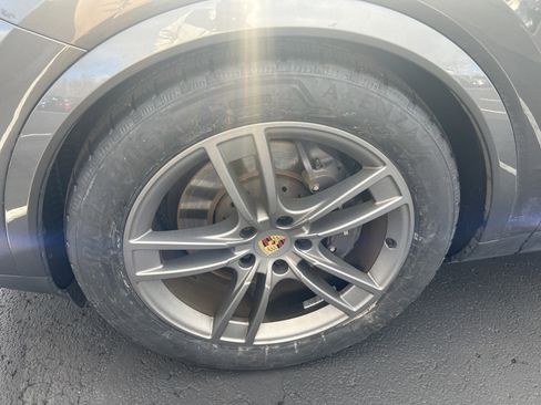 Used 2024 Porsche Cayenne image 9