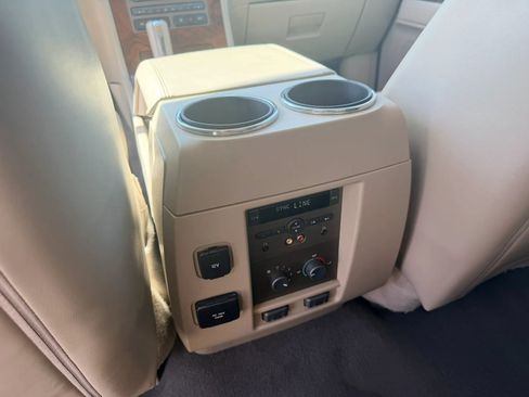 Used 2012 Lincoln Navigator L 2WD image 15