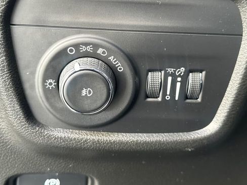 Used 2022 Jeep Grand Cherokee L Limited image 28