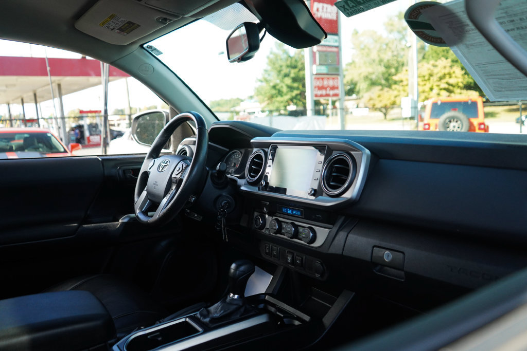 Used 2022 Toyota Tacoma SR5 w/ Trail Edition AWD/4WD image 13