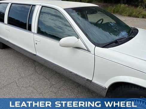 Used 1995 Cadillac Fleetwood Brougham RWD image 36