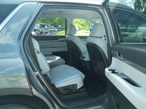 Used 2025 Hyundai Palisade SEL FWD image 22