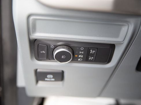 Used 2021 Ford F150 XLT AWD/4WD image 17