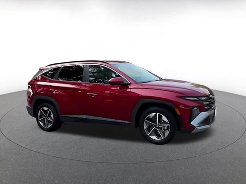 Used 2025 Hyundai Tucson SEL FWD image 2