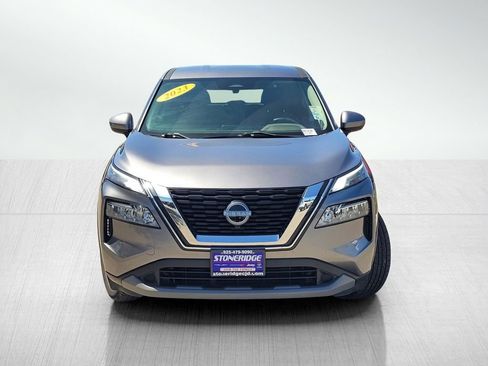 Used 2023 Nissan Rogue SV image 2