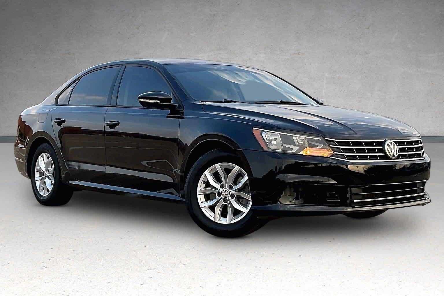 Used 2018 Volkswagen Passat 2.0T S w/ Driver Assistance Package FWD image 20