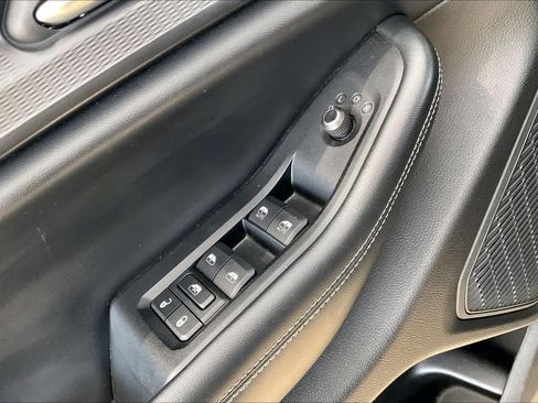 Used 2023 Jeep Grand Cherokee Altitude AWD/4WD image 14