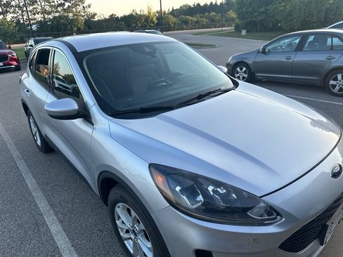 Used 2020 Ford Escape SE AWD/4WD image 2