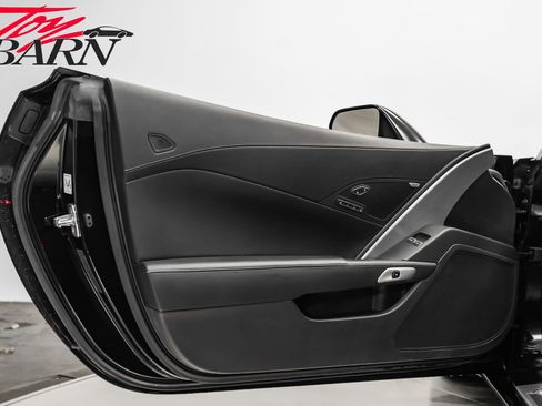 Used 2014 Chevrolet Corvette Z51 w/ 2LT Preferred Equipment Group image 28