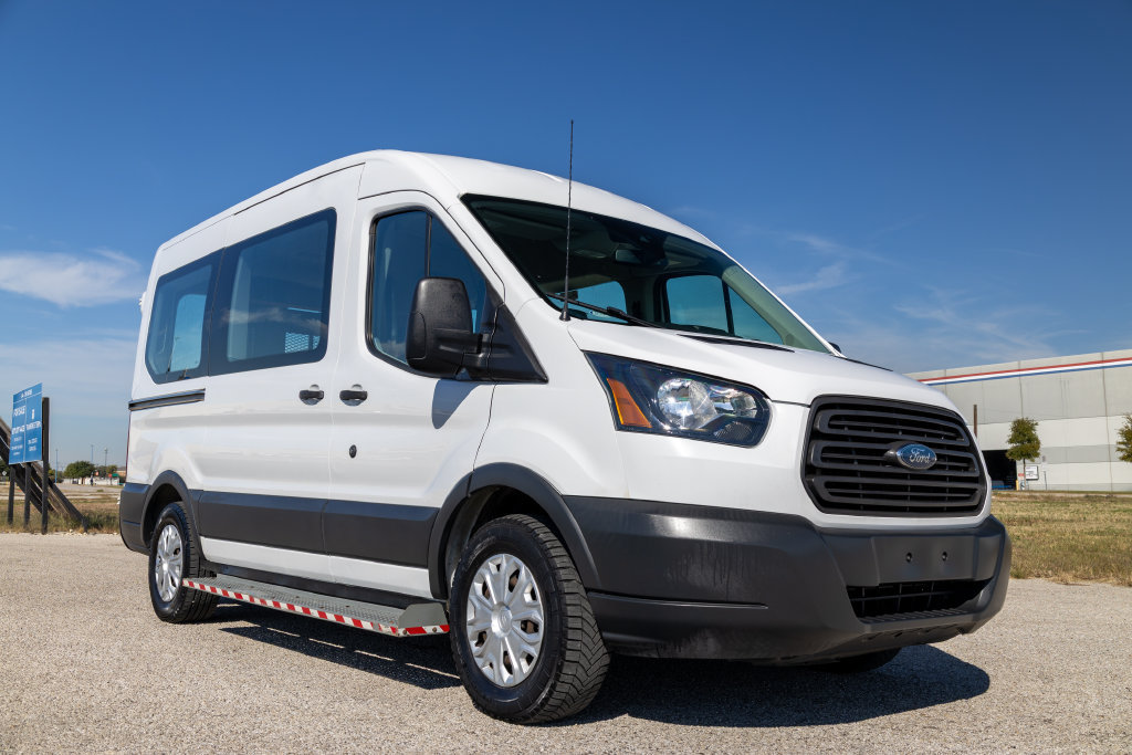 Used 2018 Ford Transit 150 XL RWD image 1