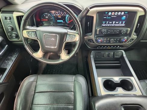 Used 2017 GMC Sierra 2500 Denali w/ Duramax Plus Package AWD/4WD image 27