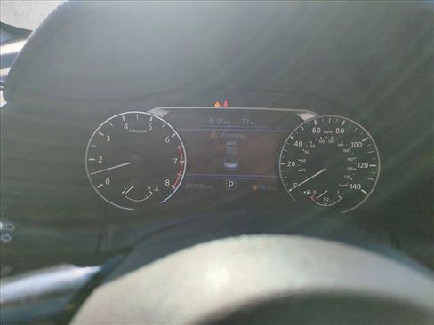 Used 2023 Nissan Altima 2.5 SR w/ SR Premium Package FWD image 11