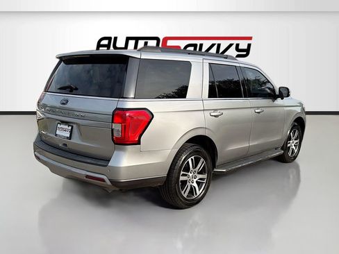 Used 2022 Ford Expedition XLT RWD image 7