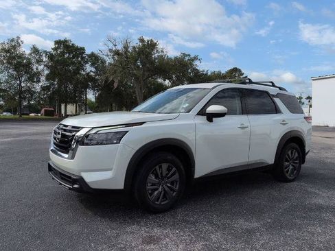 Certified 2023 Nissan Pathfinder SV FWD image 8