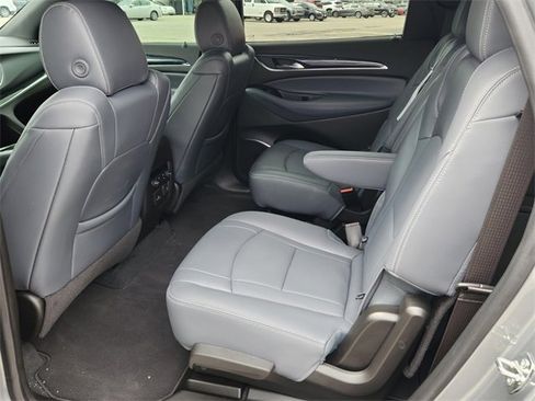 Used 2023 Buick Enclave Premium image 9