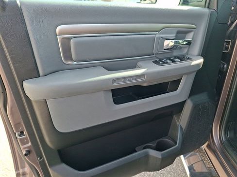 Used 2018 RAM 1500 Classic SLT image 14