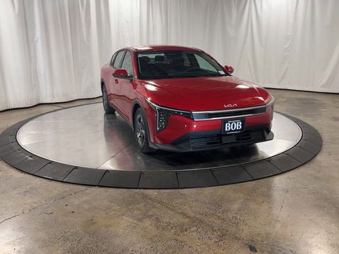 New 2025 Kia K4 LXS image 4