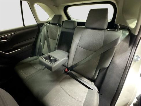 Used 2021 Toyota RAV4 XLE FWD image 22