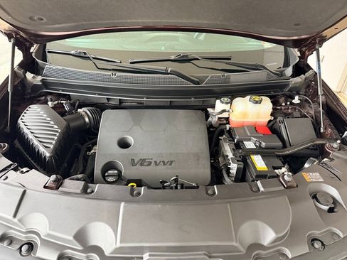 Used 2023 Chevrolet Traverse LT FWD image 4