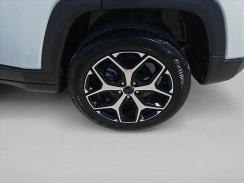 Used 2025 Jeep Compass Limited AWD/4WD image 8