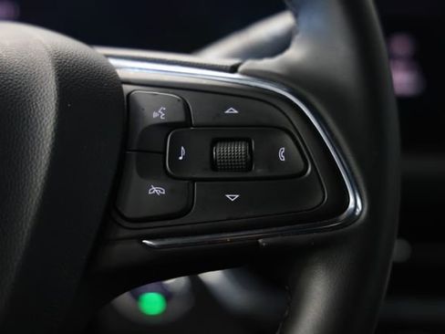 Used 2025 Buick Envista Sport Touring FWD image 33