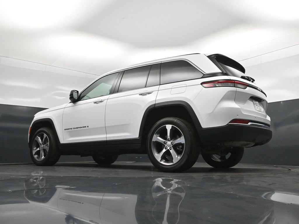 Used 2025 Jeep Grand Cherokee Limited RWD image 40