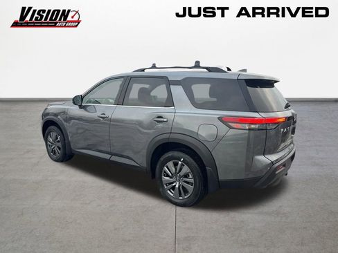 New 2025 Nissan Pathfinder SV w/ SV Premium Package image 7