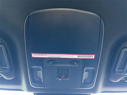 Used 2025 Toyota Camry SE image 24