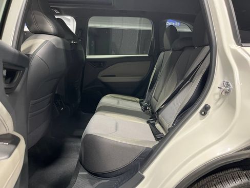 Certified 2025 Subaru Forester Premium AWD/4WD image 36