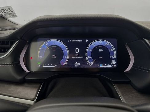 New 2025 Jeep Grand Cherokee Limited image 12